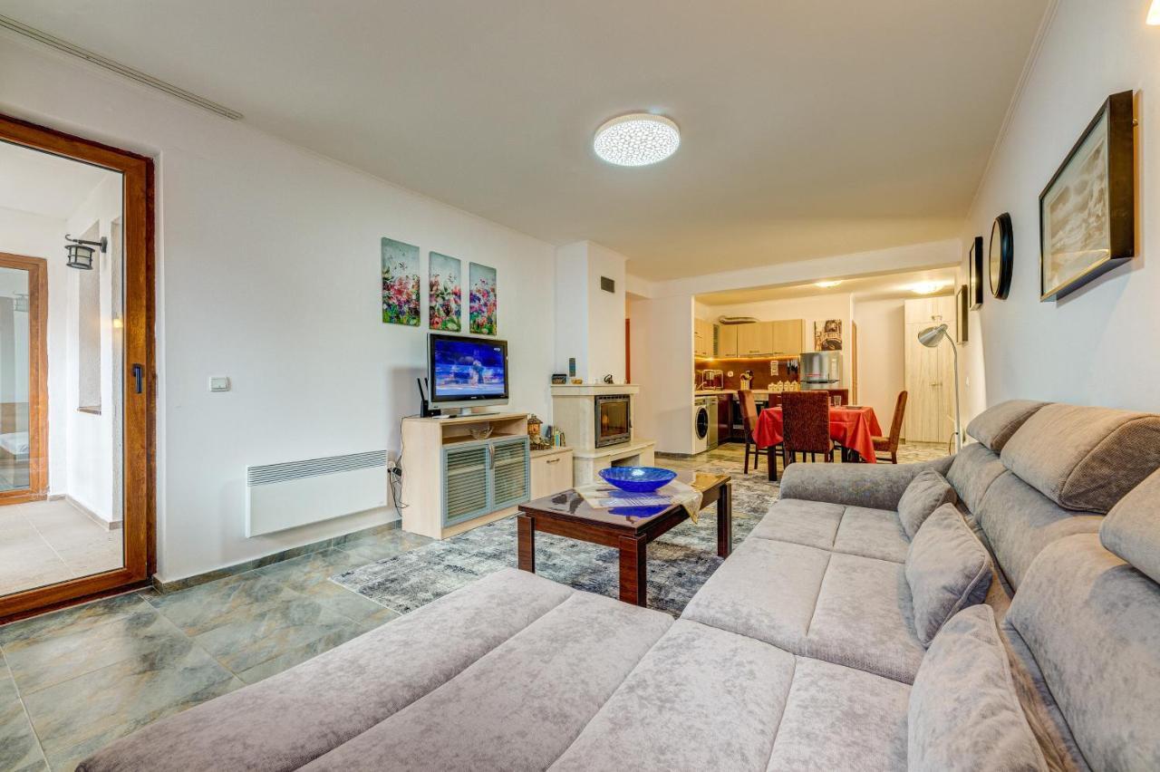 Bright And Spacious 2-Bdr Apartment With Balcony By Flat Mаnager Pamporovo Dış mekan fotoğraf